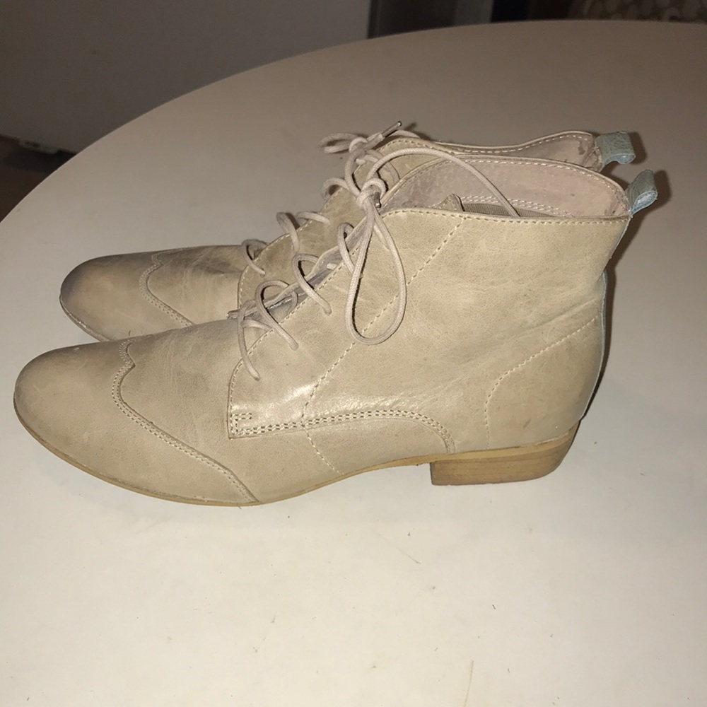 Van  Dalen Ankle Boots